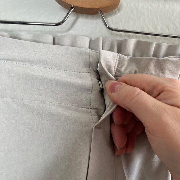 Athleta Skyline Pant II Ivory Belted Athleisure Travel Trousers Size 14 - Picture 5 of 14